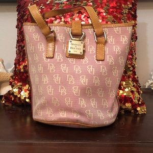 SOLD♥️Authentic Dooney&Bourke Pink Canvas Logo Tote♥️